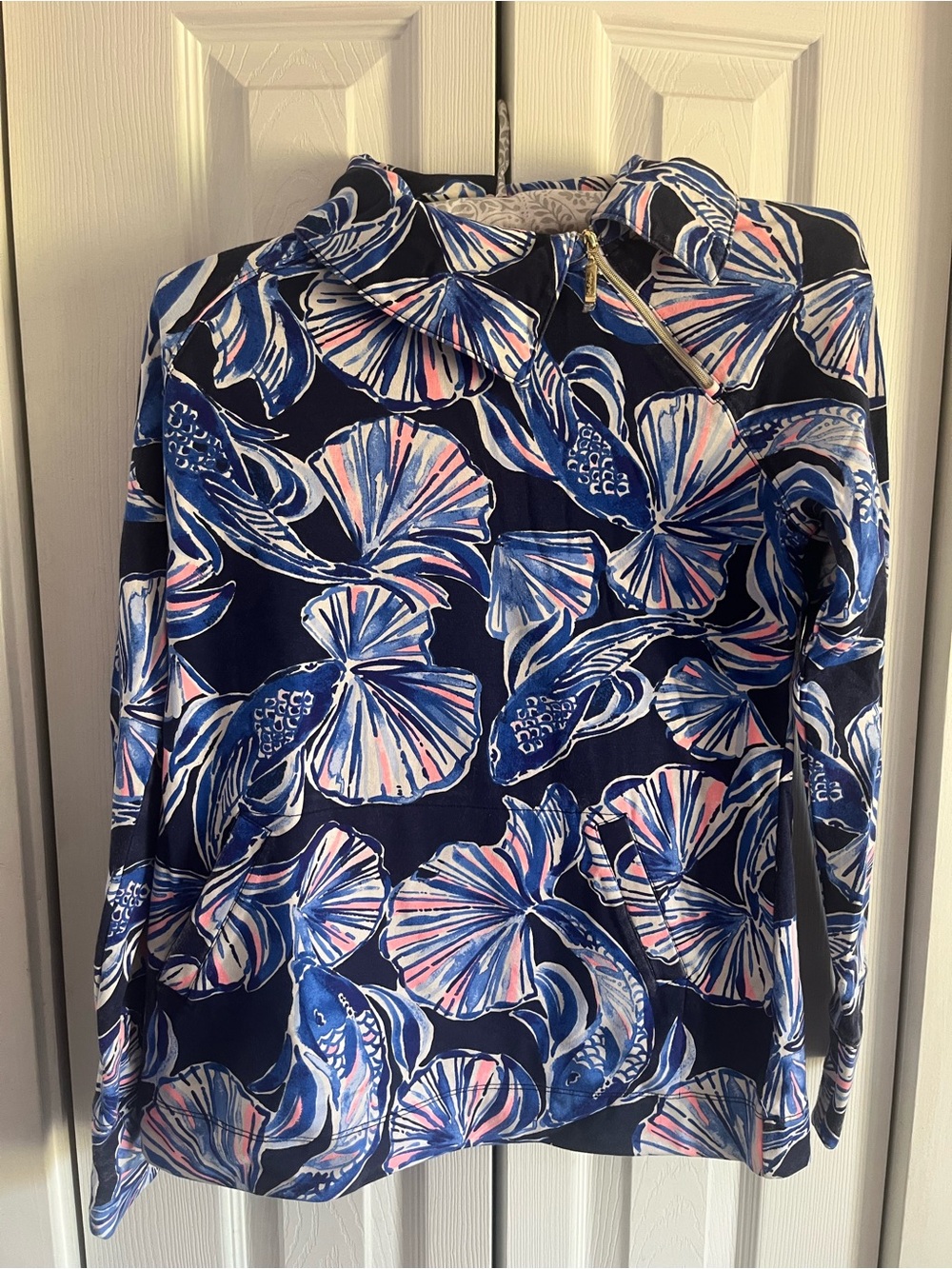Lilly Pulitzer Navy Blue w sea shells Long-Sleeve Pullover Sz S